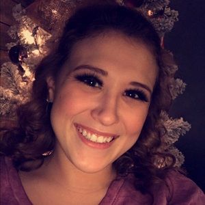 Meet your Posher, Jade